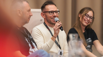 Marcel Moss o kulisach pisania bestsellerów. „Prysznic jest moim źródłem natchnienia” [WIDEO]