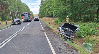 Wypadek na trasie Sława - Lipinki. Kierowca BMW zabrany śmigłowcem do szpitala