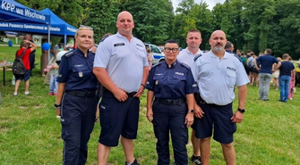 Bezpieczeństwo nad wodą w centrum uwagi. Służby ratunkowe edukowały na plaży w Sławie