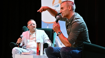 Pasierski napisze trylogię osadzoną nad Jeziorem Sławskim. Autor zdradził plany podczas spotkania w Kinie Żeglarz