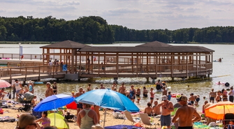 Brak miejsc na turniej siatkówki plażowej. CKiR przedłuża zapisy na zawody pływackie