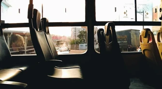 Udogodnienia w busach – co zyskamy podróżując z kierowcą?