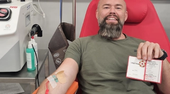 Asp. Pieprzyk świeci przykładem. Policjant ze Wschowy oddał już 18 litrów krwi