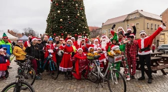 Mikołajki 2025 na sportowo i charytatywnie. Aktywna Wschowa, OPS i Biblioteka łączą siły