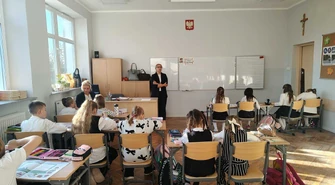 „Porozumienie bez barier i przemocy". Warsztaty dla dzieci i młodzieży we wschowskich szkołach