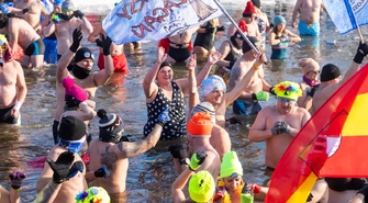 Do lodowatej wody w rytmie disco. Zbliża się 4. Ogólnopolski Zlot Morsów w Lginiu