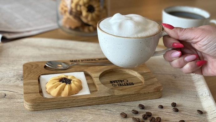 Bistro, kawiarnia czy restauracja – jak wybrać miejsce na pyszny posiłek w regionie