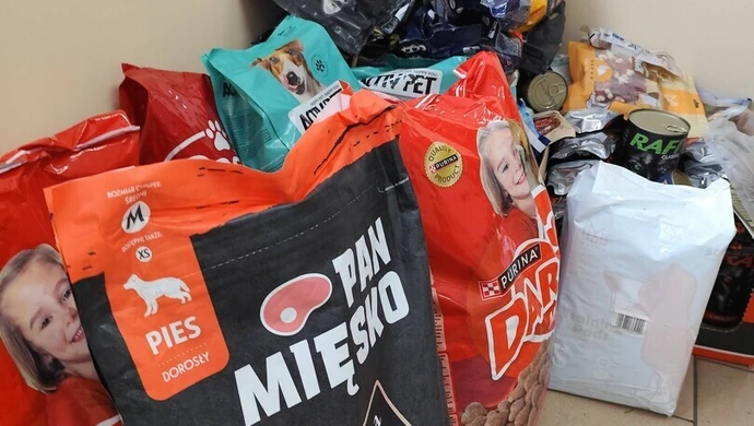 Społeczność ZSP w Sławie zebrała 180 kg karmy. Dary trafią do potrzebujących zwierząt