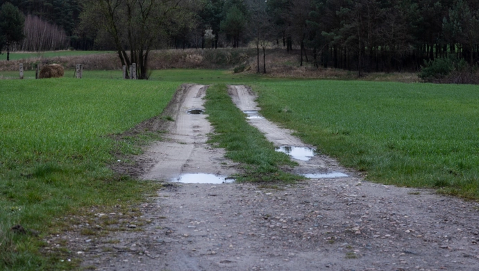 Tłuczeń na polne drogi. Gmina Wschowa wnioskuje o dofinansowania