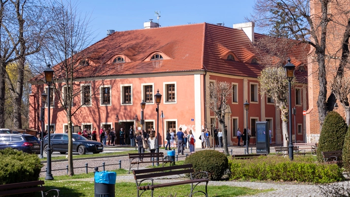 „O! Kurczę! Wielkanoc!". Konkurs plastyczny dla najmłodszych w bibliotece