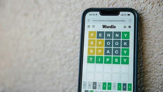 Gimnastyka mózgu w cyfrowym wydaniu – dlaczego warto rozwiązywać krzyżówki online?