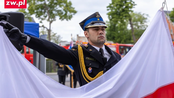 Dzień Strażaka we Wschowie. Kilkudziesięciu uhonorowanych za służbę i zaangażowanie [ZDJĘCIA]