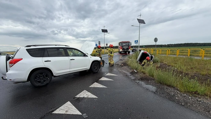 Wypadek na skrzyżowaniu w gminie Szlichtyngowa. 58-latka trafiła do szpitala w Głogowie