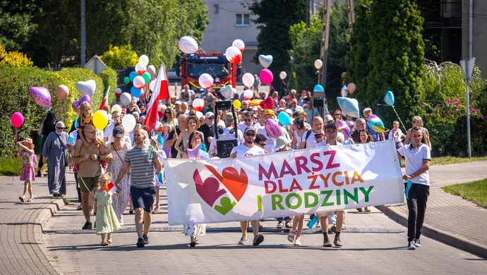 Marsz dla Życia i Rodziny po raz trzeci we Wschowie. Start na Placu Farnym