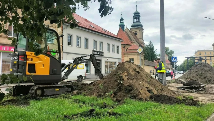 Nowe kolory na „wyspach”. Gmina Wschowa zmienia krajobraz ul. Niepodległości [WIZUALIZACJA]