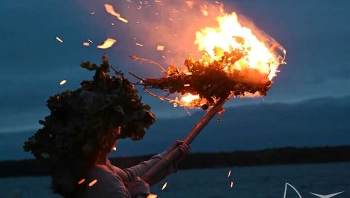 Widowiskowa Noc Kupały nad Jeziorem Sławskim. W Lubogoszczy po raz piąty odbył się Festyn Słowiański
