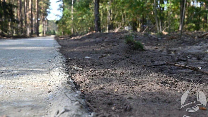Ścieżka Radzyń–Józefów. Na budowie układają kolejne warstwy podłoża