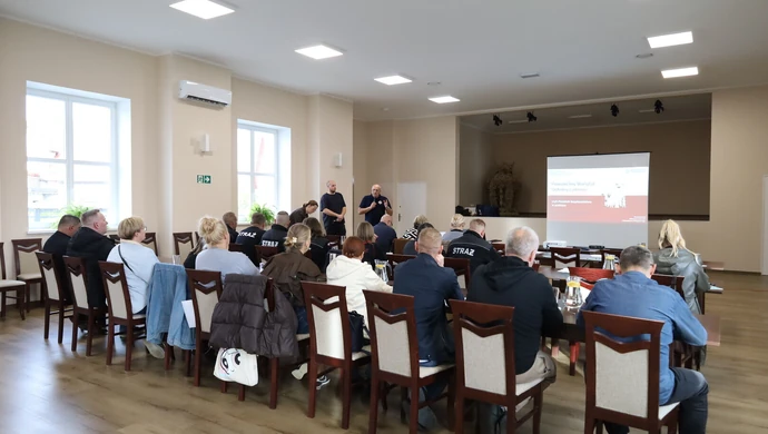 Szkolenie z obrony cywilnej w Wyszanowie. Wiedzę zdobywali radni, sołtysi i strażacy