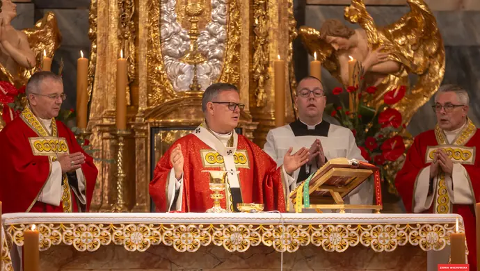 Wschowska parafia ma już 700 lat. W farze poświęcono nowy ołtarz [WIDEO]