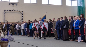 Uroczyste pożegnanie abiturientów ze „Staszica”. Świadectwa odebrało 79 uczniów [ZDJĘCIA]