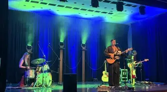 Promocję albumu rozpoczął w rodzinnej Wschowie. Mariusz Totoszko wystąpił na scenie CKiR