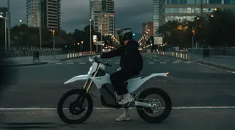 Czy Twój obecny motocykl nie zabiera Ci zbyt wiele czasu, który mógłbyś spędzić w terenie?
