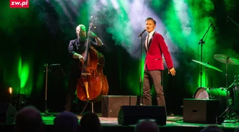 Koncert „Francja Elegancja” pod pałacem w Sławie. Zaśpiewał aktor z Teatru Muzycznego w Gdyni