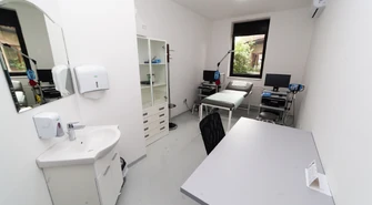 Jak otworzyć i wyposażyć klinikę medyczną w Polsce? Przewodnik krok po kroku